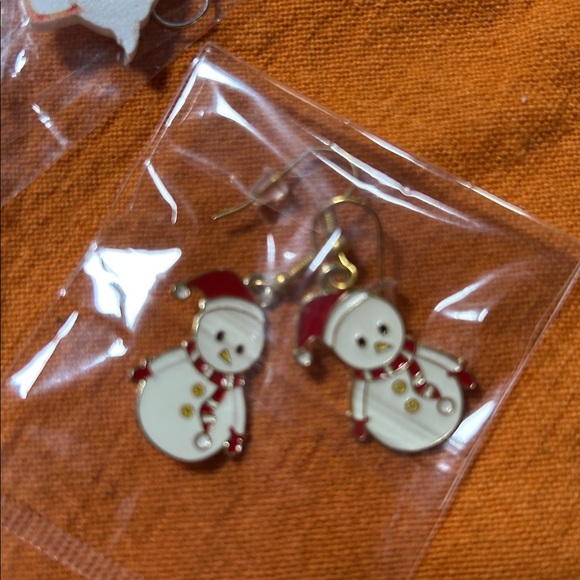 3 pairs new earrings sharks geese and snowmen - Picture 2 of 4